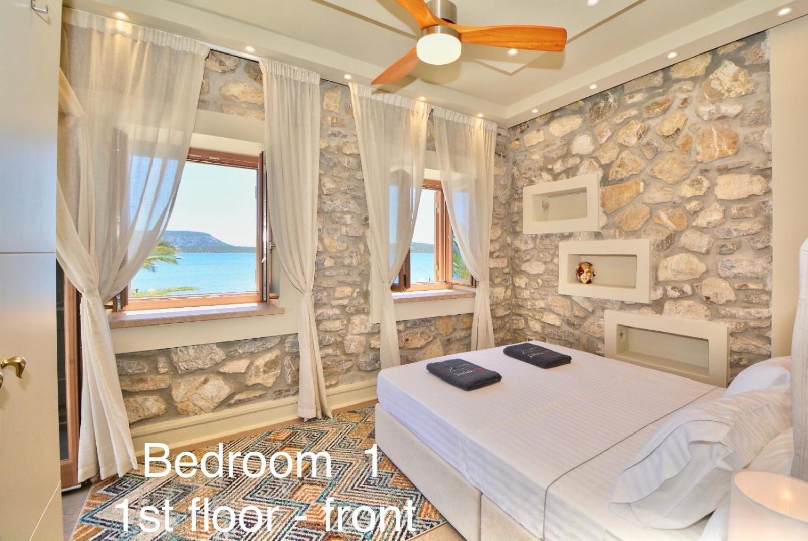 Villasonboard Rock Villa 3 Bed, 3 Bath, Jacuzzi, Seaside Эрмиони Экстерьер фото