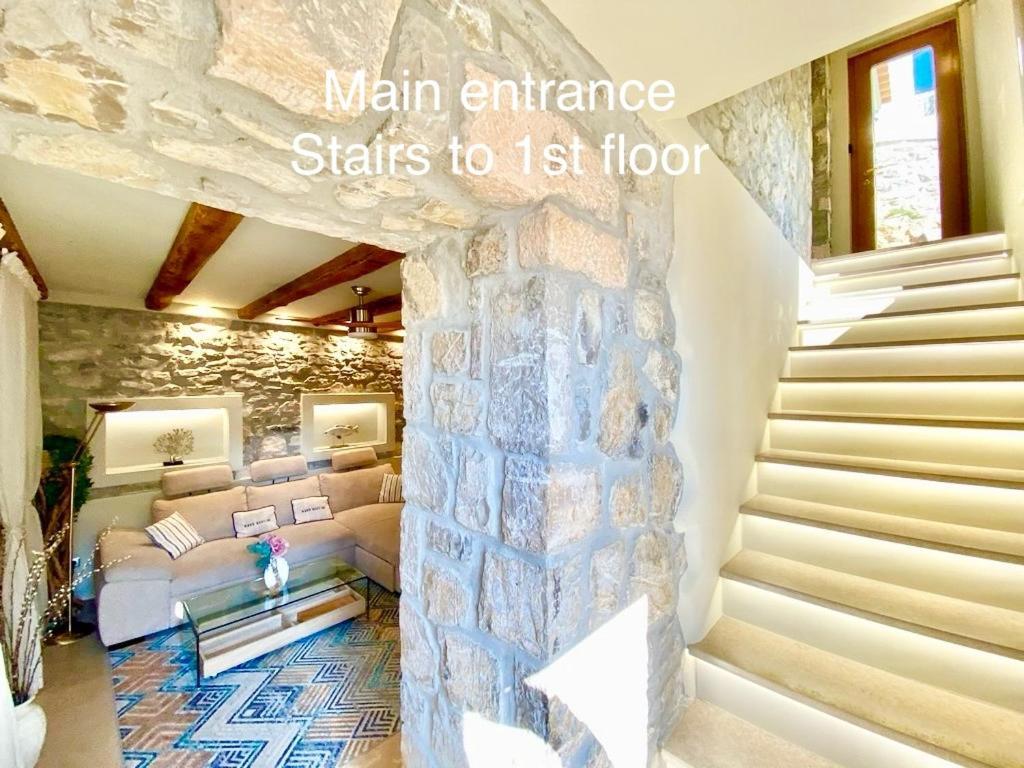 Villasonboard Rock Villa 3 Bed, 3 Bath, Jacuzzi, Seaside Эрмиони Экстерьер фото