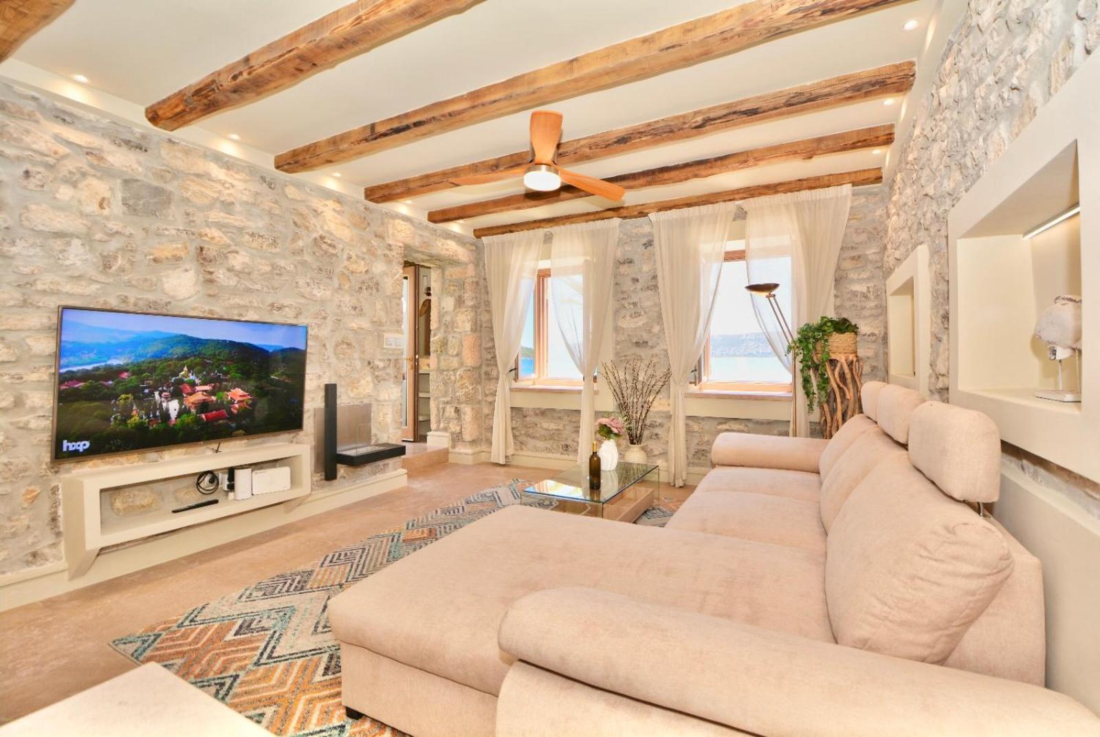 Villasonboard Rock Villa 3 Bed, 3 Bath, Jacuzzi, Seaside Эрмиони Экстерьер фото