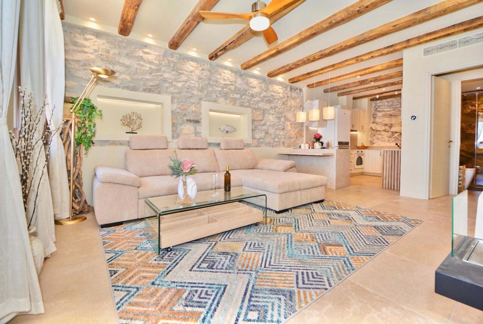 Villasonboard Rock Villa 3 Bed, 3 Bath, Jacuzzi, Seaside Эрмиони Экстерьер фото